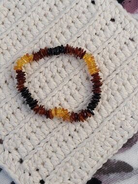 Natural Amber Chip Bracelet Ombre Stretch Elastic Baltic Style 6.25" Beaded